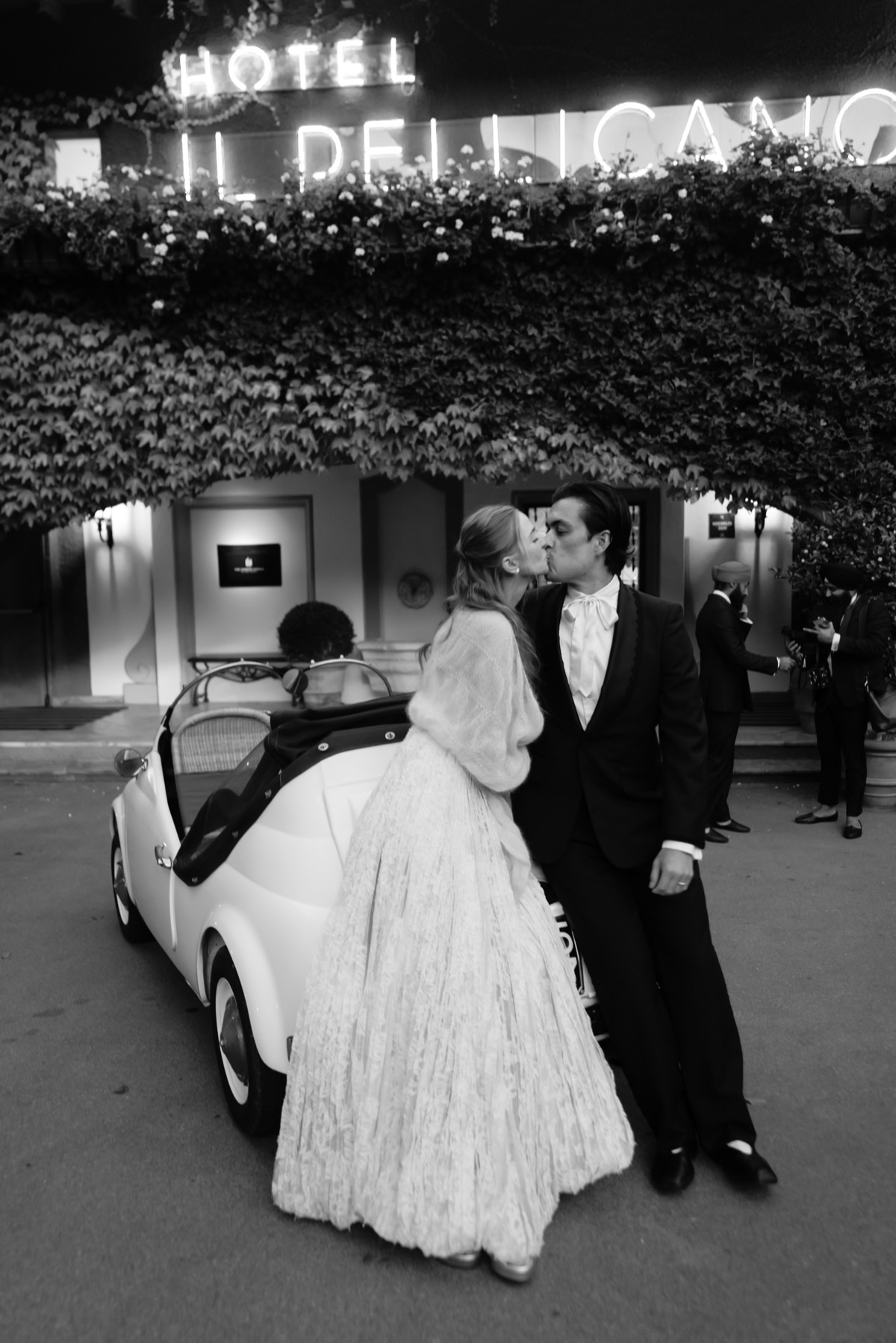 Sam & Olivia outside Hotel Il Pellicano